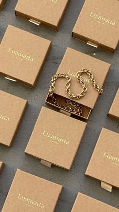 Jewelry Packaging Design, Jewellery Photography Inspiration, Jewelry Product Shots, Creative Jewelry Photography, Jewelry Photography Styling, Necklace Packaging, Jewelry Photoshoot, Aesthetic Jewelry, Dope Jewelry