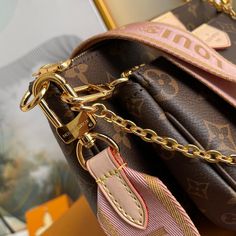 Peta Fashion Lu-Vi Bags - 16851 A+ Excellent Quality copies; Contact us if you've any questions in your mind. Evening Bags, Purses Crossbody, Louis Vuitton Bag, Contact Us, Luxury Bags, Clutch Bag, Sleek, Louis Vuitton, The Unit