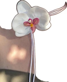 White Flower Jewelry For Vacation, Spring Beach White Necklace, White Beach Necklaces For Spring, White Beach Necklace For Spring, White Jewelry With Adjustable Cord For Summer, White Flower Pendant Jewelry For Beach, Adjustable White Flower Pendant Jewelry, Orchid Necklace, Tropical Jewelry