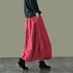 Retro cotton and linen skirt, 80% cotton and linen material, pure cotton interlayer, soft and comfortable texture, medium thickness, comfortable and warm. Ankle length, elastic waist, and hemstitching. The surface of the material is hand-embroidered has a retro inspiration. This cotton and linen skirt is very loose and versatile. It is also recommended to wear with boots. Details: Type: Women's Skirts Gender: Women Material: Cotton, Linen Pattern: Floral Season: Autumn, Winter Style: Casual, Loo Quilted Skirt, Elastic Waist Skirt, Linen Quilt, Half Skirt, Winter Skirt, Polka Dot Skirt, Dot Skirt, Linen Skirt, Plus Size Skirts