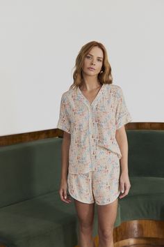 Pijama Estampado de Short inspirado na Itália! Pijama comfy, cool e aesthetic, perfeito para os dias quentes! Pijama Capri é super confortável, leve e estiloso Capri