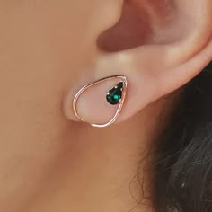 Minimal Ear CuffEmerald crystal earringsSwarovski | Etsy Rose Gold Ear Cuff, Crystal Earrings Swarovski, Non Pierced Earrings, Tragus Jewelry, 14k Gold Hoop Earrings, Emerald Crystal, Geode Earrings, Opal Earrings Stud, Gold Jewelry Simple