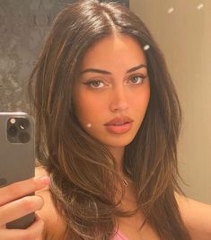 Long Layers Wispy Bangs Brunette, Layers Haircut Round Face, Middle Part Long Haircut, Straight Mid Length Hair With Curtain Bangs, Frizzy Haircut, Mid Length Hair With Face Framing Layers, Sanggul Modern, Haircuts Straight Hair, Hair Inspo Color