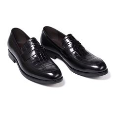 Elegant cow leather slip-on dress shoes with pigskin lining, perfect for effortless style in formal settings. Classic Leather Slip-on Shoes For Office, Business Leather Slip-on Shoes With Rubber Sole, Elegant Slip-ons With Leather Footbed And Pointed Toe, Office Slip-ons With Leather Lining And Plain Toe, Business Casual Slip-ons With Leather Lining, Luxury Business Slip-ons With Almond Toe, Elegant Leather-lined Pointed Toe Slip-ons, Semi-formal Slip-on Round Toe Moccasins, Elegant Plain Toe Slip-ons For Galas