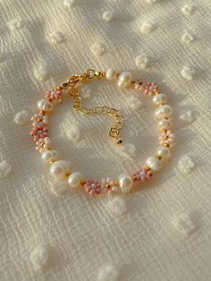 Gold Pearl Flower Bracelets, Adjustable Gold Pearl Flower Bracelet, Adjustable Flower-shaped Pearl Bracelet, Dainty Flower Pearl Beaded Bracelets, Flower Beaded Bracelet, Pearl Bracelet Gold, Jewerly Beads, Jewelry Dainty, Freshwater Pearl Bracelet