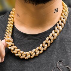 Introducing Different Drip’s 19mm Baguette Cuban Link chain. This striking piece will shine up the room from all angles with its glistening hand-set stones. You're guaranteed to stand out while rockin' this unique piece. Only found at Different Drips.Product Type: Necklaces Gender: Unisex Material: 18k Gold Plated