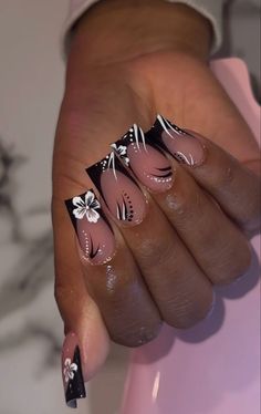 Nail Shop Nail Designs, Acrylic Nail Design Medium Length, Nail Ideas Short Basic, Cute Nail Designs For Black Women, Nail Salon Nails Ideas, Short Easy Acrylic Nails, Instagram Baddie Acrylic Nails Short, Classy But Cute Nails, Cute Nail Inspo 2024