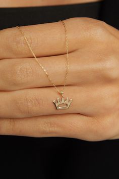 "High quality Crown necklace for everyday wearing. Gold Crown Necklace for Woman, Gold Crown Necklace, Bestfriend Necklace Gift, Gold Crown Necklace 14k, Gold Crown Pendant *60 Day Return Policy We are committed to your satisfaction. Engraved or non-engraved; if you are not happy with your choice, return it in original condition within 60 days. ITEM DETAILS Material: Crown Necklace is 14K Solid GOLD (not filled or plated).  * Gold Necklace Chain Length: 18\" inch (45cm)  * Chain Width: 0,65mm * Luxury Crown Design Gold Jewelry, Luxury Gold Crown Design Jewelry, Luxury Gold Jewelry With Crown Design, Luxury Gold Crown Jewelry, Luxury Yellow Gold Crown-shaped Jewelry, Luxury Yellow Gold Crown Jewelry, 14k Gold Crown Design Jewelry As A Gift, 14k Gold Jewelry With Crown Design For Gift, White Gold Necklace With Charms Fine Jewelry