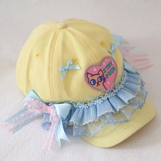 This price is for a cap only, others are not included. Spring Hat Outfit, Cute Core Accessories, Beach Accessories Must Have, Baseball Cap Diy, Cap Reference, Weird Accessories, Harajuku Accessories, Yellow Items, Cute Clips