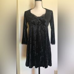 Nwt!! This Super Sexy Black Mini Dress By Free People Has The Look And Feel Of Crushed Velvet! It Features A Tie & Open Back With Beautiful Lace Accents On The Bodice As Well As The Ends Of The Sleeves! Fabulous Dress, Just A Bit Too Small For Me! Fitted Long Sleeve Dress For Night, Gothic Dress For Night Out, Black Velvet Dress For Date Night In Fall, Long Sleeve Velvet Dress For Halloween, Fitted Black Velvet Dress For Date Night, Black Velvet Dress For Night Out, Black Fitted Velvet Dress For Date Night, Long Sleeve Velvet Halloween Dress, Black Long Sleeve Witchy Mini Dress