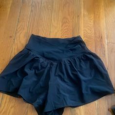 Small Size Running Shorts. Has Built In Biker Shorts Underneath Aerie Shorts, Offline By Aerie, Flowy Shorts, Shorts Athletic, Biker Shorts, Running Shorts, Athletic Shorts, Crossover, Built In