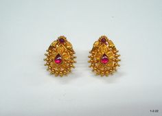 Vintage 22kt gold earrings earring pair from rajasthan india. great handmade design good for jewelry collection. Note - please check pictures carefully for more details. Size -1.8/1.4 cm Weight - 4.300 grams. Metal - 22kt yellow gold. 22k Gold Earrings For Puja, 2 Grams Gold Ear Rings, 22k Gold Jewelry With Matching Earrings For Puja, Temple Jewelry Style Bridal Drop Earrings In 22k Gold, Temple Jewelry Bridal Drop Earrings In 22k Gold, Temple Style 22k Gold Bridal Drop Earrings, 22k Gold Earrings For Diwali, Gold Plated Round Earrings For Puja, 22k Gold Earrings For Diwali Anniversary