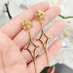 Sparkly Jewelry Aesthetic, Gold Aesthetic Clothes, Earings Aesthetics Gold, Earrings Reference, Fantasy Accessories, Earrings Ideas, Jewellery Pouch, Gold Aesthetic, Earring Designs