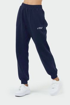 TLF Chill Fleece Oversized Sweatpants - Oversized Sweatpants Womens - Navy - 1 Sweatpants Oversized, Street Lifestyle, Oversized Joggers, Tlf Apparel, Joggers For Women, Oversized Sweatpants, Women Jogger Pants, Blue Sweatpants, Fleece Sweatpants