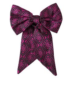 DOLCE & GABBANA Absolutely stunning, 100% Authentic, brand new with tags Dolce & Gabbana bow tie. Color: Purple Model: Tied Material: 100% Silk Width: 12cm x 15.5cm Adjustable length neck strap, one size Logo details Made in Italy Luxury Purple Suit And Tie Accessories, Purple Velvet Bow Tie, Bowties Men's, Men Bow Tie, Blazer Suit Women, Luxury Classic Purple Ties, Mens Jewerly, Luxury Purple Silk Scarves, Mens Leather Accessories