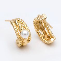 NOTE: the pearls in picture are NOT included in this item. Material: 18K gold plated brass, color not easily tarnish, lead nickel free Size: 15mm, 8mm wide approx.(see Pic 2) Color: gold Quantity: 10pcs=5 pairs This listing is for ear backs to match: https://www.etsy.com/shop/Nbeads?ref=seller-platform-mcnav&search_query=ear+back More gold findings here: https://www.etsy.com/shop/Nbeads?ref=seller-platform-mcnav&search_query=gold+plated Classic Gold Pearl Huggie Earrings, Classic Gold Huggie Pearl Earrings, Gold-plated Huggie Pearl Earrings, Gold Plated Huggie Pearl Earrings, Gold Plated Small Hoop Pearl Earrings In Yellow Gold, Gold Pearl Earrings Tarnish Resistant, Classic Small Hoop Gold Pearl Earrings, Gold-plated Small Hoop Pearl Earrings, Gold Plated Small Hoop Pearl Earrings