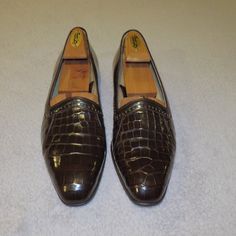 Made In Italy Light Wear Leather And Alligator Skin Combo Us Size: 9.5 Uk Size: 8.5 Fitting: M Outsole Length: 11.625 Inches Insole Length: 11 Inches Outsole Width: 3.625 Inches Designer Formal Slip-ons, Formal Patent Leather Slip-on Moccasins, Luxury Almond Toe Slip-ons For Galas, Luxury Slip-on Wingtip Moccasins, Classic Crocodile Pattern Slip-on Loafers, Luxury Slip-on Moccasins With Wingtip, Brown Crocodile Pattern Loafers For Formal Occasions, Luxury Crocodile Pattern Slip-on Loafers, Formal Brown Crocodile Pattern Moccasins