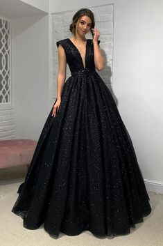 Formal Dresses Uk, Prom Dresses Sparkle, Black Sparkly Prom Dress, Party Gowns Elegant, Wednesday Addams Family, Black Sequin Prom Dress, Dresses Sparkle, Shine Dress, Long Black Evening Dress