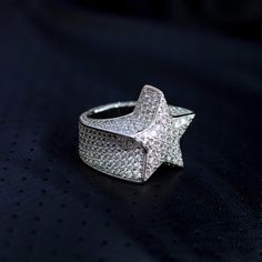 Diamond Star Ring Fire Jewelry, Measure Ring Size, Expensive Jewelry Luxury, Gold Pendant Jewelry, Jewelry Pendants, Gold Fashion Necklace, Expensive Jewelry, Diamond Star, Star Ring