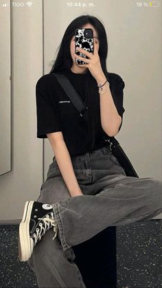 Pakaian Hipster, 00s Mode, Mode Ulzzang, Korean Outfit Street Styles, Casual College Outfits, Korean Casual Outfits, Everyday Fashion Outfits, Casual Day Outfits, Tomboy Outfits