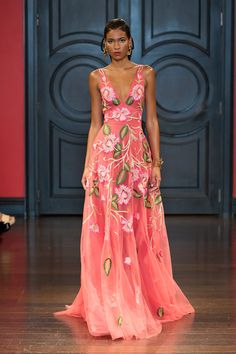 Dreamy Gowns, Catwalk Collection, Naeem Khan, Runway Dresses, Formal Dresses For Weddings, Full Length Dress, Tea Length Dresses