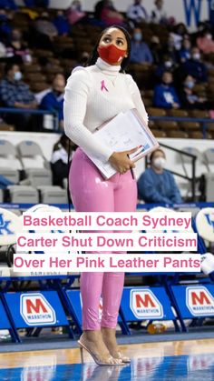 Sydney Carter, an accomplished basketball player turned coach for Texas A&M’s Division 1 women’s team, caught the internet’s attention when a photo of her game-day outfit went viral. In the images Carter wears bubblegum-pink leather pants from Fashion Nova, a white turtleneck, and heels. It was honestly a vibe. Sydney Carter Outfits, Coach Sydney Carter, Basketball Coach Outfit Women, Female Coach Outfits, Pink Leather Pants Outfit, Coach Game Day Outfit, Black And White Pants Outfit, Leather Pants Outfit Black Women, Coaching Outfits