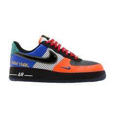 Find NIKE Air Force 1 Low '07 'what The Nyc on Editorialist. Paying tribute to one of the cities that made the shoe a classic, the Air Force 1 Low '07 'What The NYC' was released October 2019 with a multi-color motif calling out iconic New York sports teams. A mixture of materials and colors make up the upper, while a NEW YORK graffiti graphic adorns the side as well as the insole. Graffiti Graphic, Iconic New York, New York Graffiti, Fly Shoes, Videos Cooking, Nike Air Force 1 Low, Air Force 1 Low, Sports Teams, Nike Air Force 1