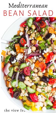 Mediterranean bean salad in a bowl. Mediterranean Bean Salad, Salads For Picnics, Mediterranean Diet Recipes Dinners, Mediterranean Diet Meal Plan, Resep Salad, Bean Salad Recipes, Best Salad Recipes, Ancient Grains, Mediterranean Diet Recipes