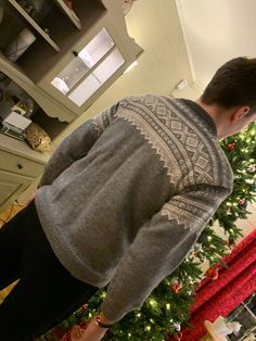 The traditional Norwegian Marius sweater handmade with 100% wool in whatever colors you want. Please let me know your desired size and colors at checkout. Also available for women Sweater Handmade, Sweater Fits, Let Me Know, Norway, Hand Knitting, Men Sweater, Sweaters For Women, Let Me, Wool