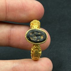 Amazing 18k Rare indo-Greek ancient piece agate with sheep carved signet gold ring intaglio antique Spiritual Carved Gold Ring, Spiritual Gold Carved Rings, Gold Byzantine Carved Jewelry, Ceremonial Gold Carved Signet Ring, Antique Gold Carved Signet Ring, Gold Carved Signet Ring For Ceremonial Use, Gold Carved Signet Ring For Ceremonial Occasions, Byzantine Style Carved Gold Jewelry, Gold Byzantine Jewelry With Intaglio Details