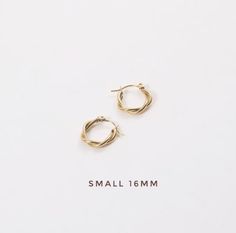 Looking for the minimalist hypoallergenic twist hoops that can be wear to sleep and shower without tarnishing? Look no further! Our best selling 18K Gold Plated Minimalist Twist Hoop Earrings that are available in color Gold and Silver, pick from 16mm, 20mm and 30mm inner diameter that will suit for all kinds of looks whether for a simplistic one or a statement look. These minimalist twist hoops are never goes out of style, you can match them anyway you like, perfect to any outfit, and suitable Twist Hoop Earrings, Clean Sterling Silver, Earrings Minimalist, Large Earrings, Jewelry Cleaner, Bridesmaid Earrings, Gold Platinum, Minimalist Earrings, Bridesmaid Gifts