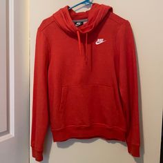 Brand New Without Tags ~ Burnt Red Nike Hoodie! Excellent, Pre-Owned Condition. Small Tiny Unknown Stain In Back. Kangaroo Pockets And High Cowl Neck, Bright Reddish Orange Color. So Cozy Inside! Red Nike Sweatshirt, Red Nike Hoodie, Nike Hoodies For Women, Burnt Red, Nike Sweatshirt, Reddish Orange, Hoodie Brands, Red Nike, Nike Sweatshirts