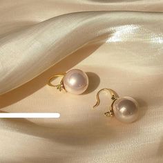 Brand: The Korean Fashion Type: Accessories Material: Copper, synthetic pearl. Formal Pearl White Clip-on Earrings, Feminine Pearl Earrings With Pearl Chain, Feminine Pearl Earrings For Evening, Feminine Evening Pearl Earrings, Elegant Summer Wedding Pearl Earrings, Chic Pearl Drop Clip-on Earrings For Party, Pearl Earrings For Evening, Trendy Round Clip-on Earrings For Formal Occasions, Trendy Round Clip-on Earrings For Formal Wear