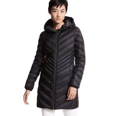 Quilted Nylon Packable Down Puffer Coat Mfsrp: $275.00 An Ideal Companion For Weekend Getaways Or Brisk Commutes, This Nylon Puffer Coat Boasts A Smart, Packable Design. It Features A Chevron-Quilted Finish That Creates A Visually Slimming Effect. Count On It As A Must-Have For The Cooler Months. Coat 100% Nylon Lining:100% Polyester Fill: 90% Duck Down; 10% Waterfowl Feathers Zip Fastening Machine Wash Imported Model Is 5'9"/175 Cm Wearing Size S Brand New With Tag Long Puffer Jacket Women, Red Puffer Coat, Grey Puffer Jacket, Puffer Coat With Hood, Green Puffer Jacket, Down Winter Coats, Long Puffer Jacket, Winter Puffer Coat, Long Puffer Coat