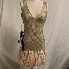 Party Dress Beautiful Feathered Bottom V Neck Sequence Gold/Cream Size Xxs Bebe Pink Flapper Dress, Silk Cowl Neck Dress, Chicago Costume, Orange Polka Dot Dress, Blue Flower Dress, Ikat Dress, Sequence Dress, Athletic Dress, 1920s Dress