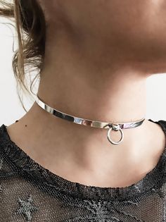 A minimalist design on Sterling silver 925 fully handmade.This choker upgrades all outfits. All of my pieces are fully handcrafted please allow for small variances from piece to piece, as this is the feature of owning one of the kind handmade jewelry. It might also like https://www.etsy.com/listing/510180247/sterling-silver-braceletsterling-silver https://www.etsy.com Feel free to ask me for personal orders or further questions. Choker Simple, Simple Choker, Silver Necklace Simple, Choker Silver, Sterling Silver Choker, Boho Choker, Silver Choker, Emerald Jewelry, Choker Necklaces