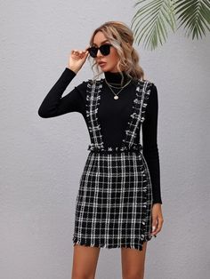 Tweed Overall Dress, Pinafore Dress Outfit, Checkered Clothes, Check Pinafore Dress, Suspender Skirt, Pinafore Dress, Plus Size Skirts, Looks Chic, Overall Dress