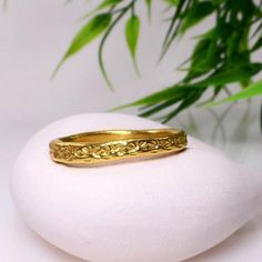 Vintage floral pattern gold band ring / Flower design band / Dainty boho gold band / Delicate gold band / Nature band ring / Gold stacking ring.Vintage style gold band with a nature inspired delicate romantic floral pattern.A very stylish dainty band ring you’ll love wearing. Width: 2,5 – 3mmThis ring is available in:• Plain 925 sterling silver • 22K gold vermeil (durable gold plating over 925 sterling silver - for further details see FAQ section)            Select the option of your choice from Delicate Stacking Rings, Forever Rings, Wax Ring, Gold Stacking Ring, Ring Inspo, Gold Flower Ring, Dainty Band, Ring Flower, Nature Ring