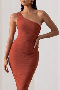 For a wedding guest or race day dress that will captivate but also contour your curves. you needn't look further than this asymmetric midi. Late Night comes in our signature stretch jersey known for it's sculpting and incredible comfort. Style this ruched bodycon dress with gold hoop earrings to complement it's warm rust hue.Features - Premium stretch jersey- Fully ruched- Asymmetric neckline- Single shoulder strap- Bodycon fit- Asymmetric neckline- Midi length Sizing & Fit Model is 5'8" and wea Velvet Prom Dress, Black Dress Prom, Black Tie Gala, Asymmetric Neckline, Party Dress Long Sleeve, Ruched Midi Dress, Ruched Bodycon Dress, Bridesmaid Outfit, Black Sequin Dress