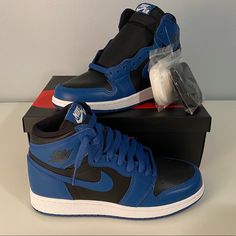 Jordan 1 Retro High Og Dark Marina Blue (Gs) Size Grade School 4.5 Youth | Women’s 6 Comes With Box And Extra Laces. 100% Authentic Got Them Off The Sneakers App And Never Wore Them. Will Ship Them Out The Next Day After Purchase. Message Me With Any Questions You May Have Jordan Retro 1 Mujer, Blue And White Jordans, Dark Blue Shoes, Shoe List, Shoe Pic, Olive Sneakers, Shoes Jordan 1, Jordan 1 Blue, Jordan Blue