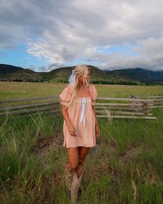 Earthy Cowgirl Aesthetic, Long Sleeve Cowgirl Outfit, Fall Coastal Cowgirl Outfit, Cottage Fall Aesthetic, Pastel Country Aesthetic, Country Cottage Core Outfits, Southern Cowgirl Aesthetic, Coastal Cowgirl Senior Pictures, Cottagecore Western Aesthetic