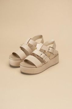 beige summer sandals. chunky platform heel. gladiator sandal. pair of sandals. Ankle Compression Socks, Chunky Platform Sandals, Chunky Sandals, Trend Style, Silver Shoes, Chunky Platform, Green Shoes, Summer Sandals, Fall Shoes