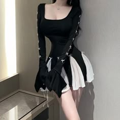 Details:    10% OFF     New Summer Deals Promo code:     sunifty.      Extra     15% OFF Any 2 Dresses, Code:     SUNIDRESS.     Free Shipping $60,     Free Exchange & Easy Returns.       The   steampunk white and black    short dress      features x criss cross detailing, tie knot, square neck, flowy and     high waisted. The b lack dress with white bow  fits every body type, waist & thighs slimming, making     your look thinner.     A classic dress     for paries, clubs, event, dances, parties, evenings, street style     and trip.    Material:     80% Cotton     Color:   Black     Size Details:    Design:Criss Cross, Long Sleeve, High Waisted, Flowy,     Mini and     Steampunk Style.     Weight: approx     0.2     kg     Machine     Wash     Cold. Long Sleeve Flowy Dress, Hourglass Dress, Flare Long Sleeve, Steampunk Style, Black Short Dress, White Bow, Really Cute Outfits, Steam Punk, Classic Dress