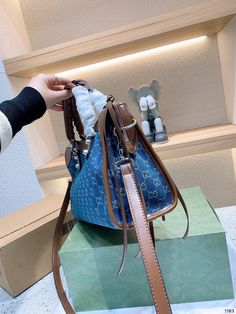 Charm Fashion - BGA Bags - 1532 A+ Excellent Quality copies; Contact us if you've any questions in your mind. Box Making, Branded Packaging, Balenciaga Bag, Ladies Handbags, Casual Backpack, Bags Shoes, Debit Card, Luxury Items, Grade 1