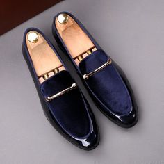 <p>Shoes+Detail</p> +++++++++++++++++++ ++++++++++++++++++++<p><strong>Upper:</strong>+High+Quality<span+style="color+:#539B00"<p>+Patent+Velvet+<p> ++++++++++++++++++++++++++++++++++++++++++++++++++++++++++++++++++++++++<p><strong>Inner:</strong>+Soft+Leather</p> ++++++++++++++++<p><s... Blue Shoes Men, Dapper Dress, Shoes Classy, Mens Dress Loafers, Gold Man, Loafers Dress, Quality Leather Boots, Gentleman Shoes, Leather Formal Shoes