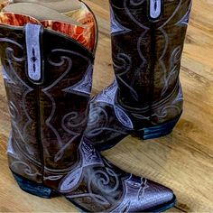 Old Gringo Embroidered Boots Booties 13” Shaft Size 7.5 New In Box Fitted Western Purple Boots, Fitted Purple Western Boots, Tall Cowgirl Boots, Embroidered Boots, Cowgirl Cowboy, Leather Western Boots, Blue Embroidery, Western Leather, Pull On Boots