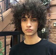 Tre Samuels, Feminine Boys, 3b Curly Hair, 3c Curly Hair, 3b Hair, Tan Skin Blonde Hair, Messy Bob Hairstyles, Pelo Afro, Boys With Curly Hair