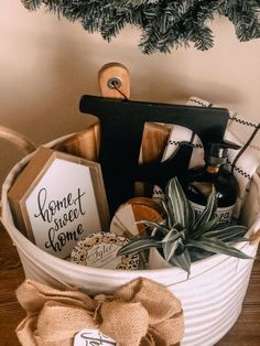 Thoughtful Housewarming Gifts Home Basket Gift Ideas, Farmhouse New Home Gift, Christmas House Warming Gifts, Realtor Housewarming Gift Ideas, Client Closing Gifts, Black And White Gift Basket Ideas, Diy Home Gifts Ideas, Home Decor Gift Basket, Realtor Gift Baskets For Clients