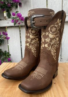 Botas para Mujer - Botas de Mujer con Cinturon - Bota y CInturon Combo - Botas para Mujer color Cafe - Botas para Mujer con Bordado - Botas Vaqueras Mujer Cute Boots Cowgirl, Western Riding Boots Womens, Mexican Boots For Women Outfits, Mexican Boots Aesthetic, Boots For Women Cowgirl, Boots For Women Western, Boots For Quinceanera, Cowboy Work Boots, Boots For Quince