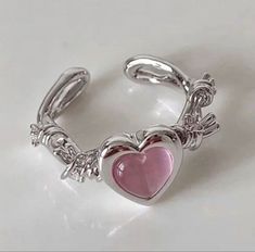 Cute Pink Rings Aesthetic, Coquette Jewelry Rings, Rings Aesthetic Heart, Y2k Jewelry Rings, Y2k Jelewery, Cute Y2k Jewelry, Fancy Jewelry Aesthetic, Grunge Jewellery Aesthetic, Pretty Rings Aesthetic